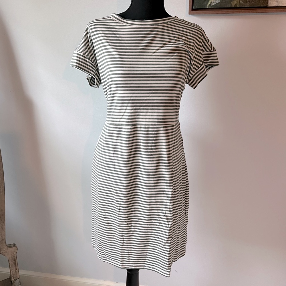 Cute Striped Midi Dress with Pockets and Tie